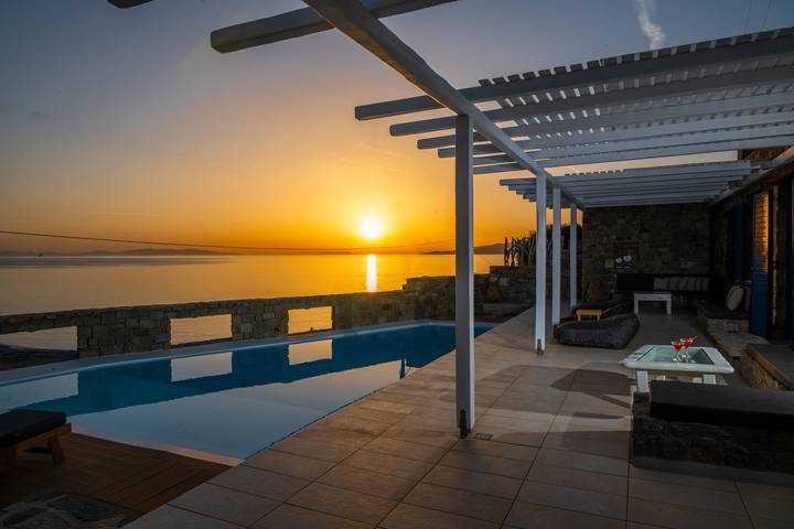 Villa for 8 people, with Garden and Pool in Agios Stefanos