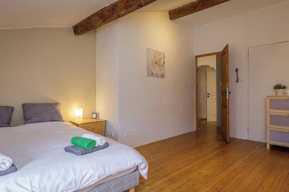 Maussac est une maison de vacances spacieuse et pleine de charme in Saint-Barthélemy-d'Agenais, Région de Marmande