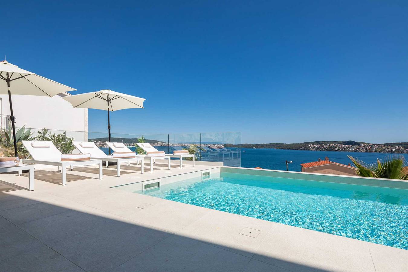 Villa Adria View mit beheiztem Pool I in Trogir, Split-Dalmatien