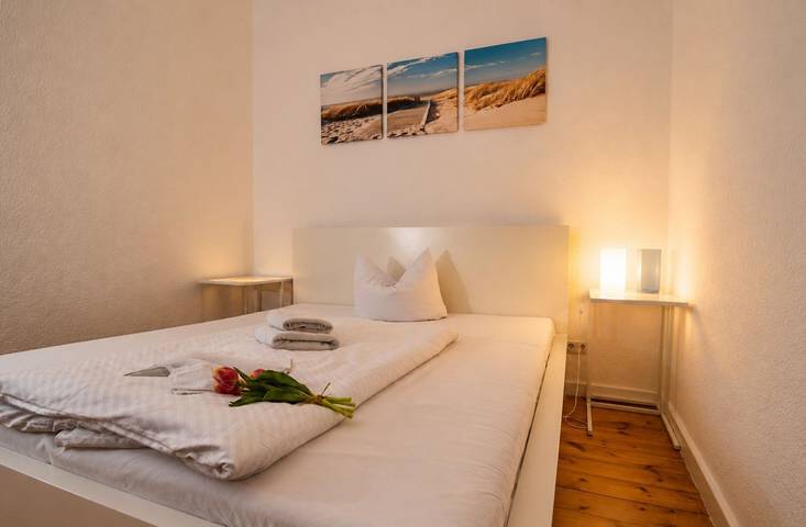 Ganze Ferienwohnung, Gemütliches Ferienzimmer beim Leuchtturm Warnemünde für 2 Gäste in Warnemünde Strand, Warnemünde