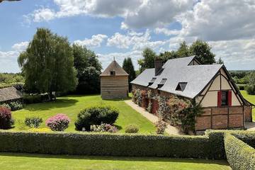 Gîte pour 12 personnes, avec terrasse et jardin dans Bosc Roger Sur Buchy
