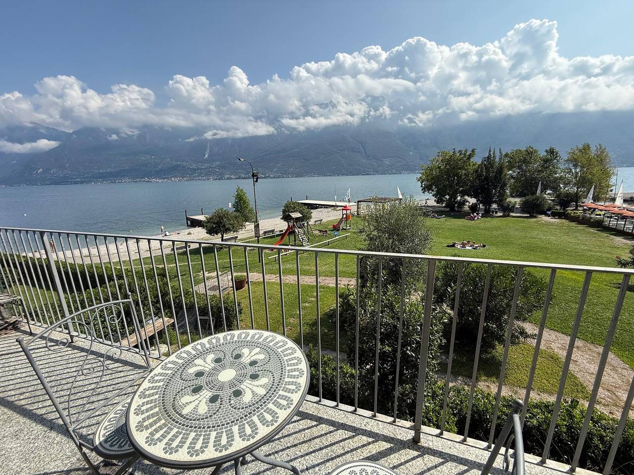 Ganze Wohnung, Campione Giulia Exclusive Lakefront in Tremosine, Gardasee-Berge