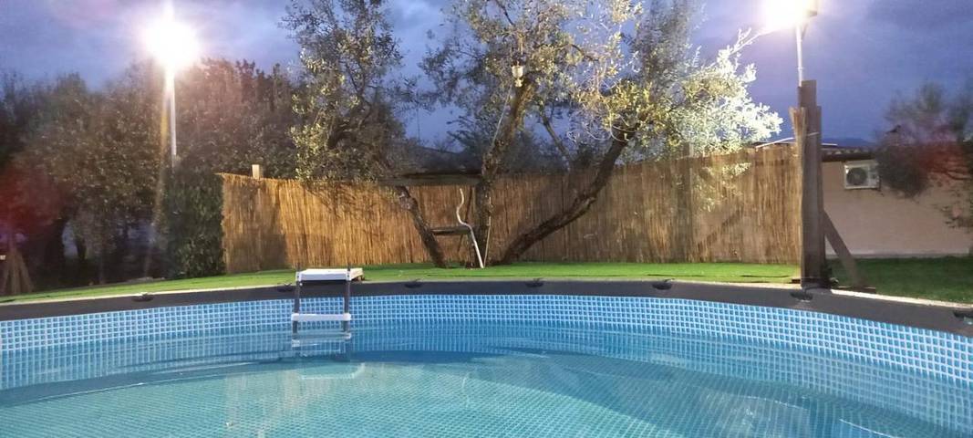 Casa vacanza per 8 persone, con piscina e giardino nonché panorama, con animali domestici a Palombara Sabina