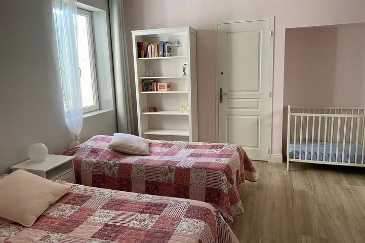 Propriété, 8 chambre en suite, avec piscine privée chauffée jusqu'à 15 personnes in Fonroque, Périgord Pourpre