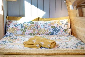 Log Cabin for 2 People in Cornwall, South West England, Photo 1