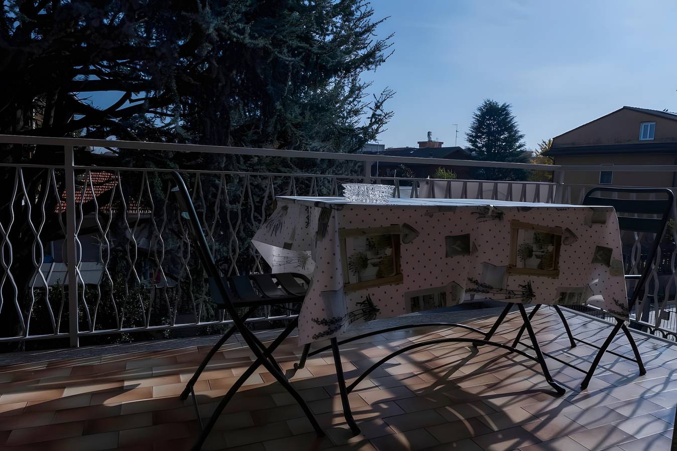 Appartamento intero, 'Casa Cedrus' con Giardino in Comune in Lainate, Provincia di Milano