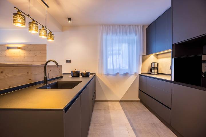 Ganze Wohnung, Ferienwohnungen "Armeri Black Dolomites" mit Bergblick, Terrasse & Wlan in San Vigilio di Marebbe, Enneberg