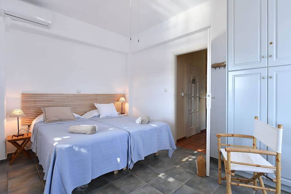 \"Villa Lygeia\" stunning Sea View, 3 Bedroom, Pool, Bbq in Paros