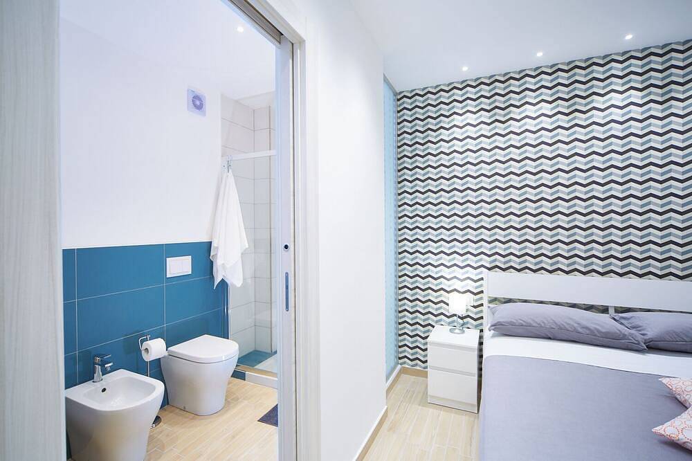 Guest house with swimming pool surrounded by greenery, 500 meters from Trentova Bay. in Cilento