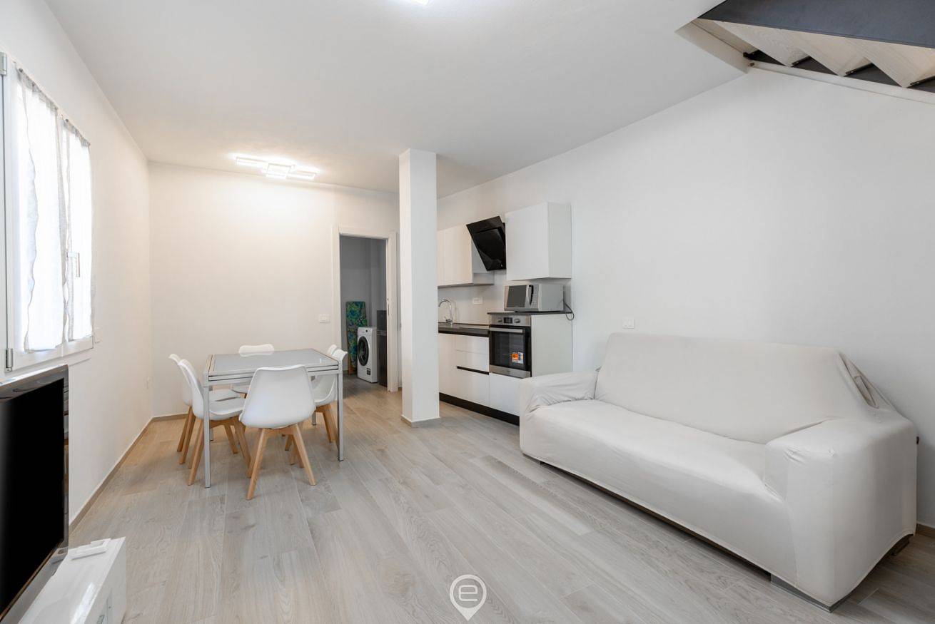 Appartement entier, White Magnolia Apt in Oristano, Campidano
