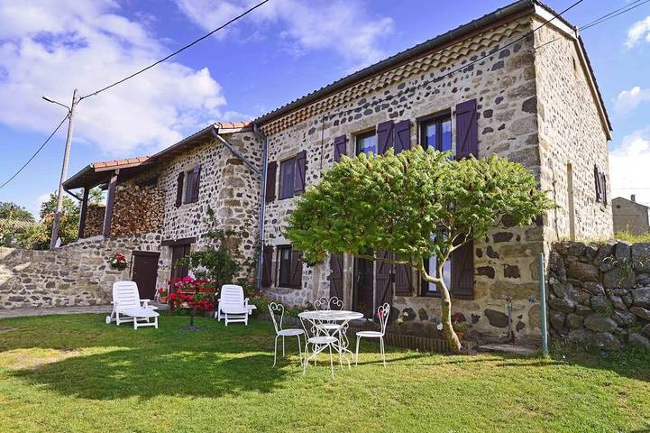 Gîte pour 7 personnes, avec jardin à Saint-Étienne-du-Vigan