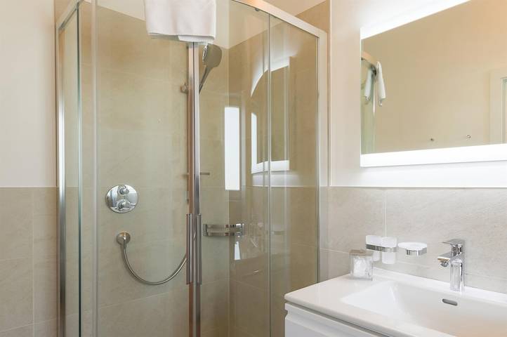 Hütte für 6 Personen, mit Terrasse und Whirlpool sowie Garten und Sauna in Kaprun - 3