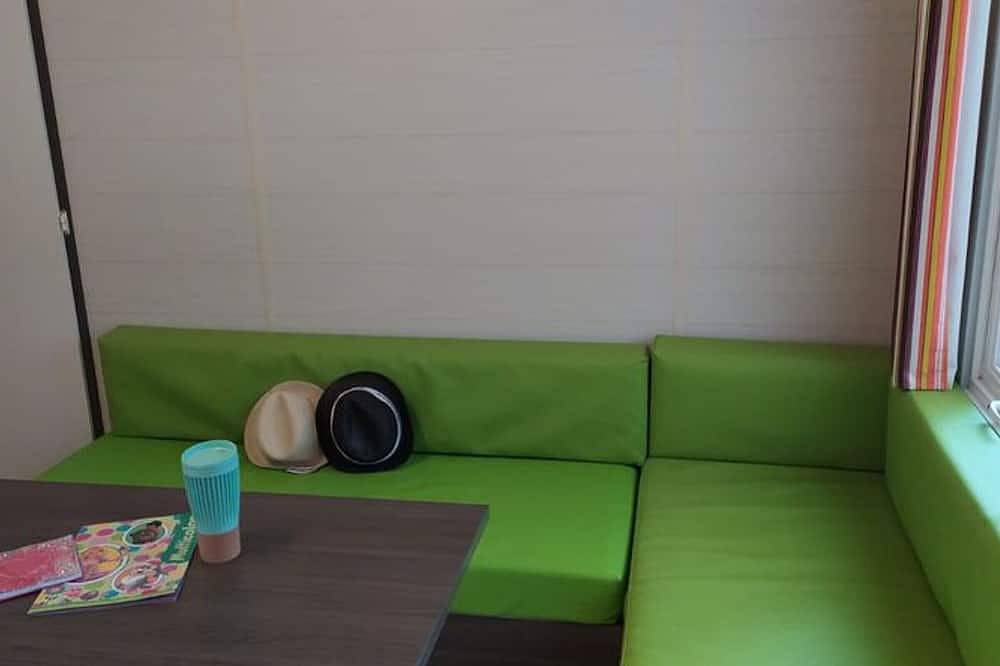 Mobile home in Saint-Maime with terrace in Saint-Maime, Parc naturel régional du Luberon