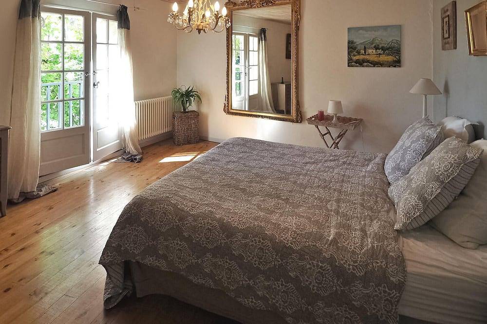 Amazing home in Paradou with Wifi in Paradou, Arles region