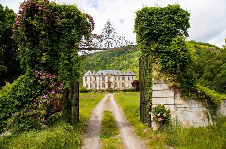 Chambre d’hôte pour 5 personnes, avec jardin et terrasse ainsi que piscine et vue