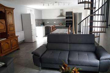 Gîte pour 10 personnes, avec jardin dans Flaviac