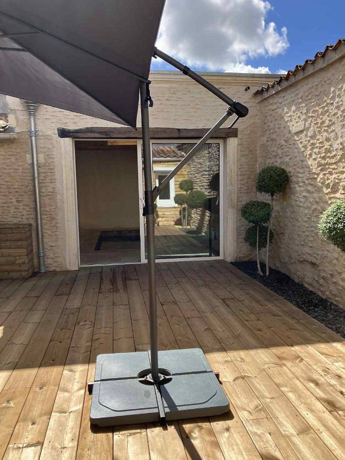 Villa pour 4 personnes, avec jacuzzi ainsi que piscine et terrasse