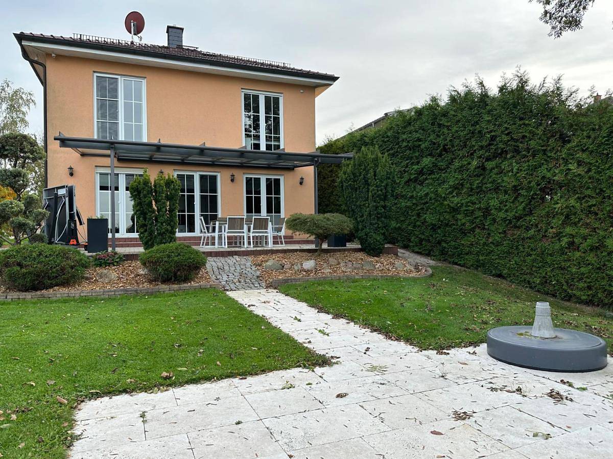 Stadtvilla in Leipzig 7 Personen 3 Schlafzimmer 2 Bäder Garten und Terrasse zentral gelegen Messe Innenstadt Seen in Leipzig, Leipzig und Umgebung