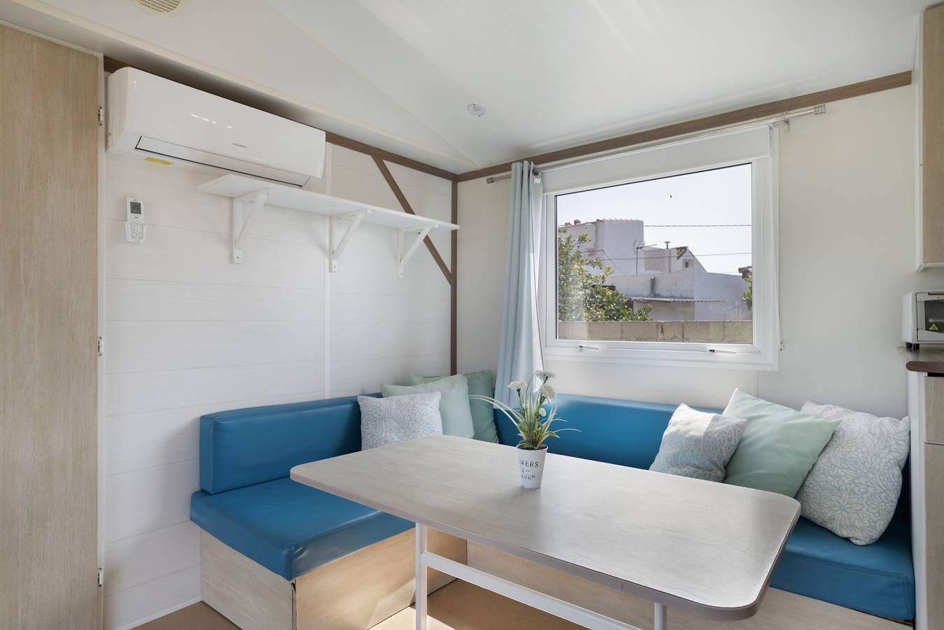 Mobile Home 'Desireé' with Private Pool, Private Terrace and Private Garden in Conil de la Frontera, Costa de la Luz