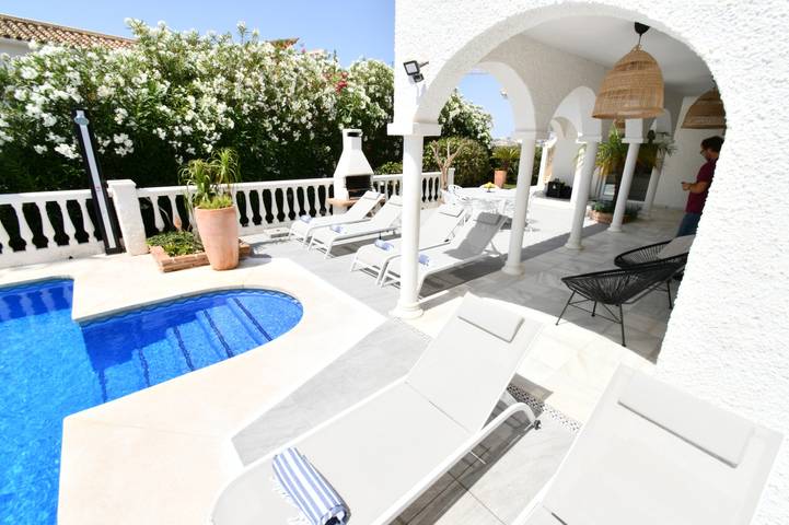 Villa for 8 personer med hage in Urbanizacion Fuentelegrales, Mijas