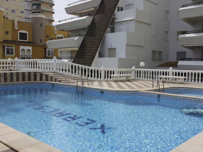 Apartamento para 6 personas, con jardín además de piscina y piscina para niños en Playa Xeraco