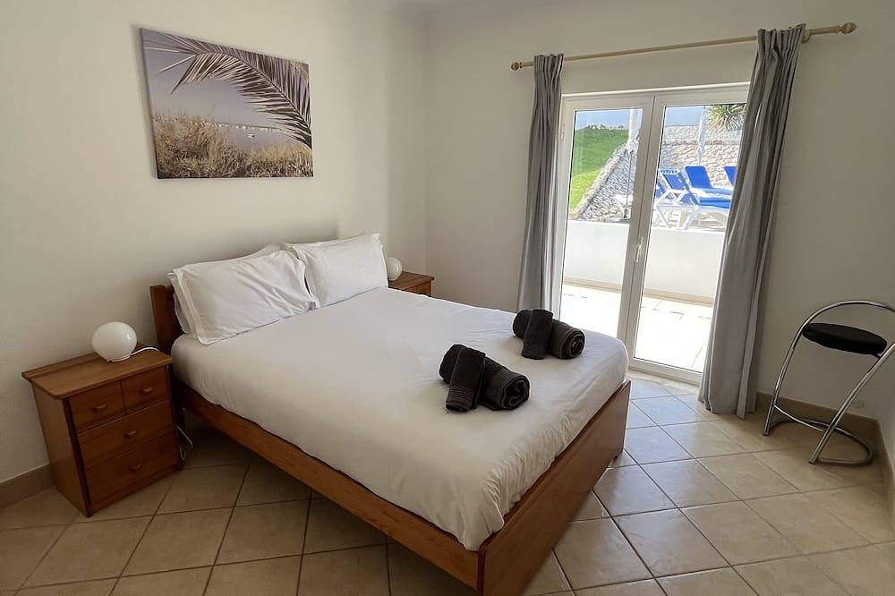 Fabelhafte Lage mit Meerblick. Moderne, abgelegene, familienfreundliche Villa. in Vale de Telha, Aljezur