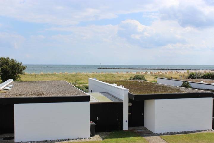 Ferienwohnung für 2 Personen, mit Meerblick und Balkon in Burgtiefe
