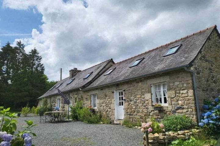 Location de vacances pour 4 personnes, avec terrasse et jardin, animaux acceptés à La Chapelle-Neuve