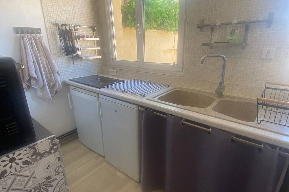 Ganze Wohnung, Two-room apartment Quietly situated in a private estate with garden, 8 km from the sea in Pégomas, Cannes und Umgebung