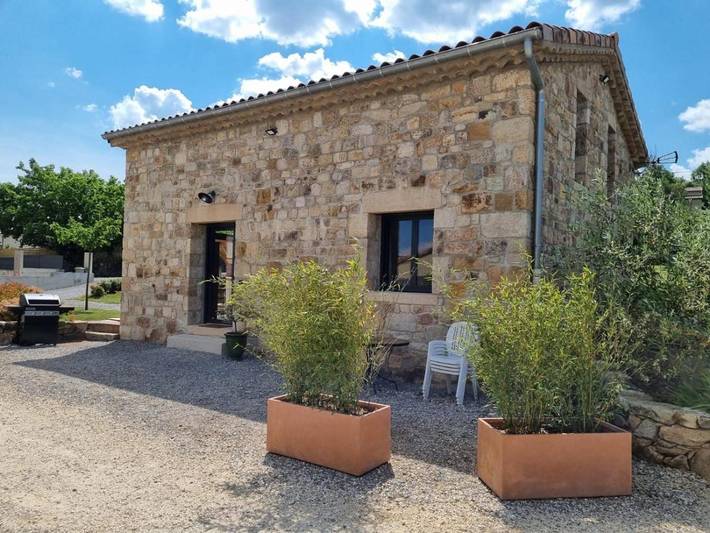 Location de vacances pour 6 personnes, avec jardin et terrasse à Lachapelle-sous-Aubenas - 2