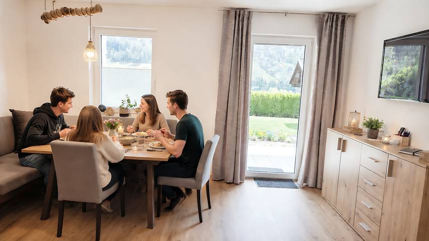 Ganze Wohnung, Apartment 'Koni´s Ferienwohnung' mit Bergblick und überdachten Autoabstellplatz in Hohe Tauern, Rangersdorf