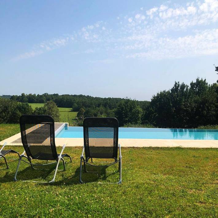 Location de vacances pour 15 personnes, avec vue ainsi que jardin et piscine à Saint-Félix-de-Bourdeilles - 4