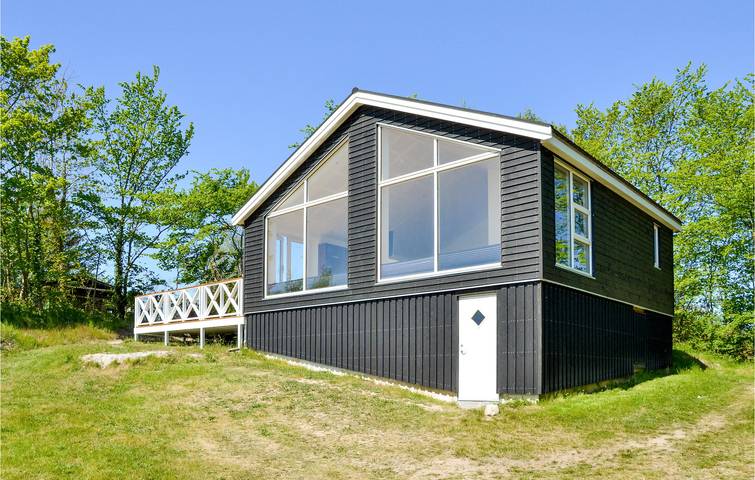 Ferienhaus für 4 Personen mit Terrasse in Hundested, Hovedstaden