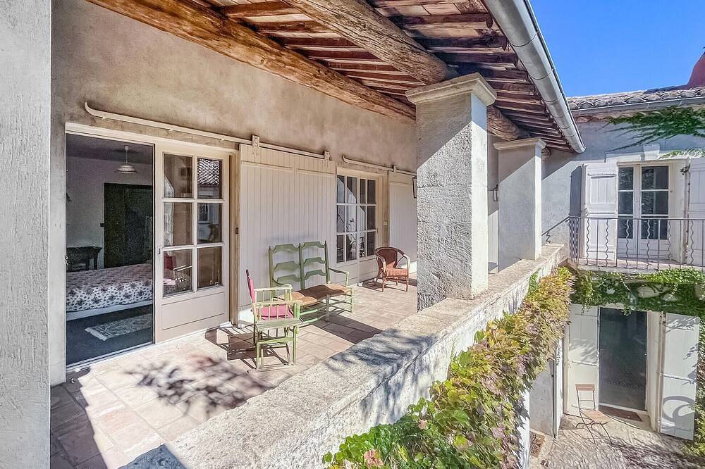 Gorgeous home in Nages-et-Solorgues in Nages-et-Solorgues, Nimes region