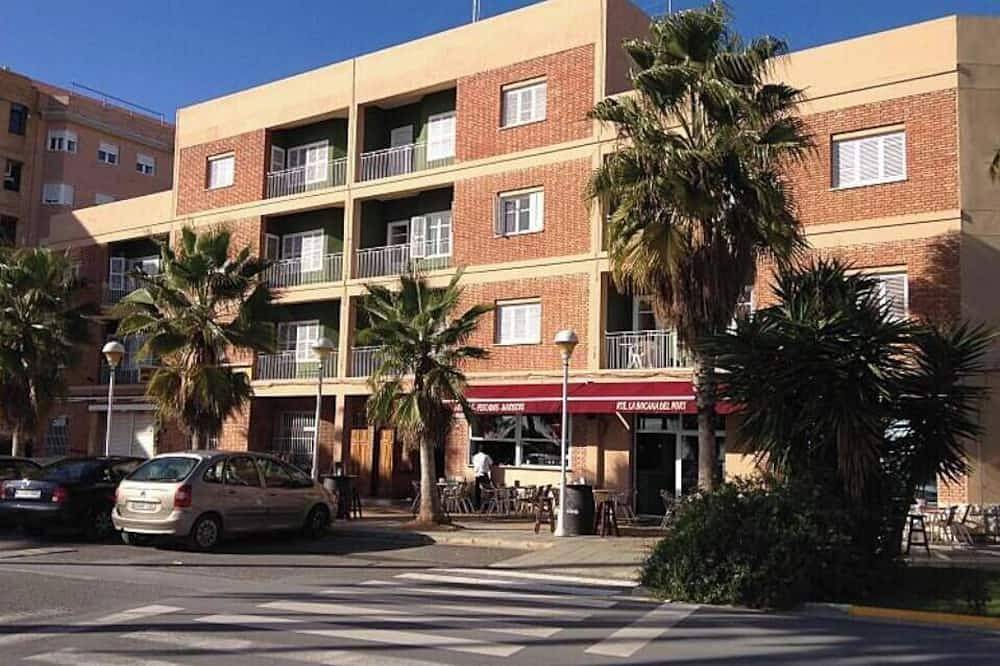 Ganze Wohnung, Apartment located in front of the fishing port of Benicarló. in Benicarló, Costa del Azahar