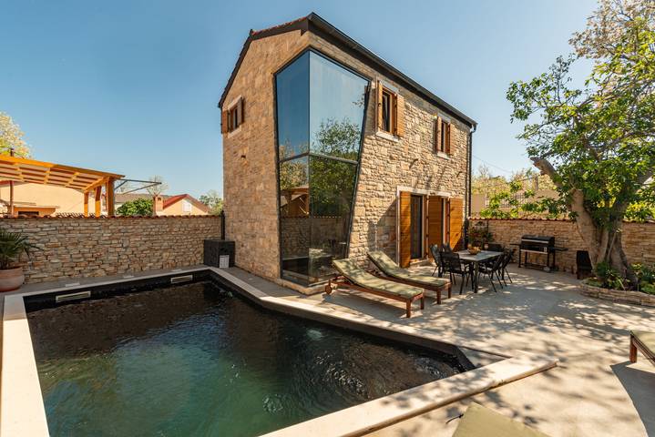 Villa für 6 Personen, mit Terrasse in Privlaka