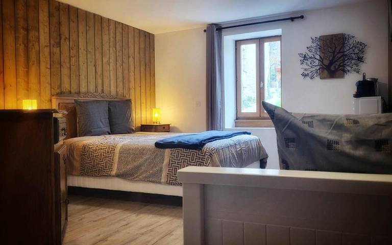 Location de vacances pour 10 personnes, avec jacuzzi et terrasse, animaux acceptés à Chanaz - 3