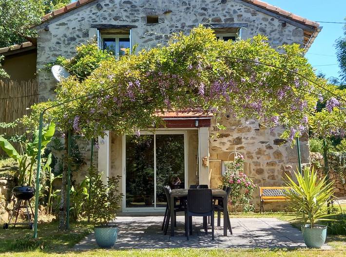 Gîte pour 8 personnes, avec jardin ainsi que piscine et terrasse dans le Lot - 2