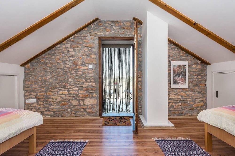 Haus mit drei Schlafzimmern und Swimmingpool in Dalmatinisches Zagora