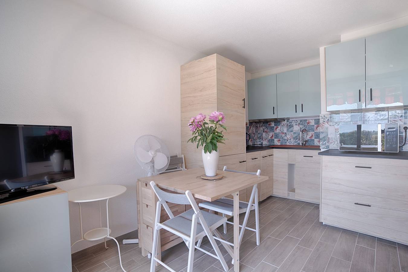 Apartamento entero, Beautiful Studio With Terrace   Near The Sea! in Carqueiranne, Costa mediterránea (Francia)