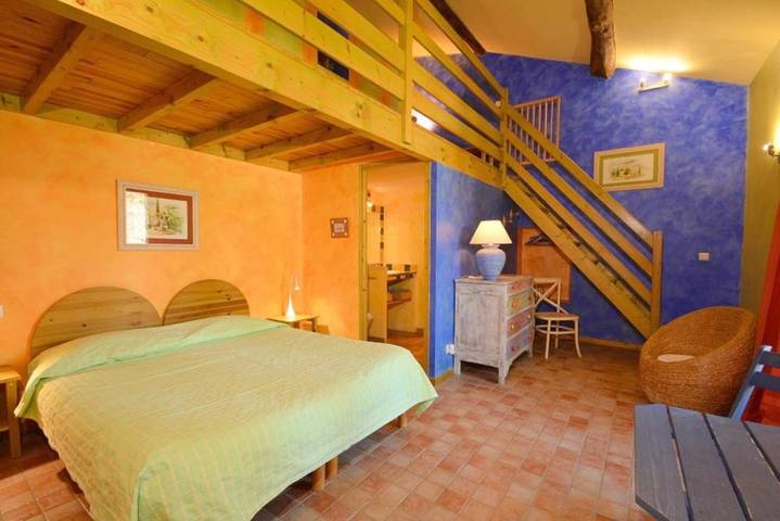 Gîte pour 4 personnes, avec jardin ainsi que piscine et vue à Cadenet - 2