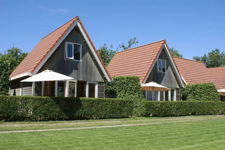 Bungalow für 4 Personen, mit Terrasse und Garten sowie Ausblick in Nordholland