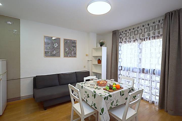 Apartamento entero, Apartamento Holanda, 100m de la playa. Wifi in Central Lloret de Mar, Lloret de Mar