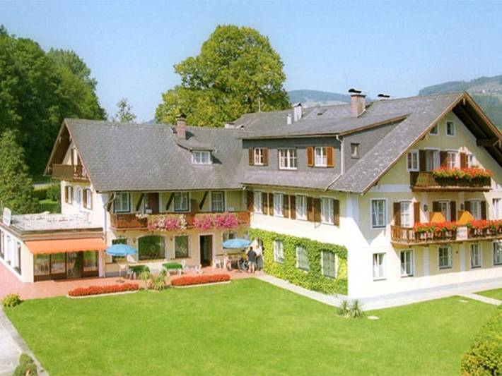 Hotel für 3 Personen, mit Balkon und Seeblick sowie Garten im Salzkammergut