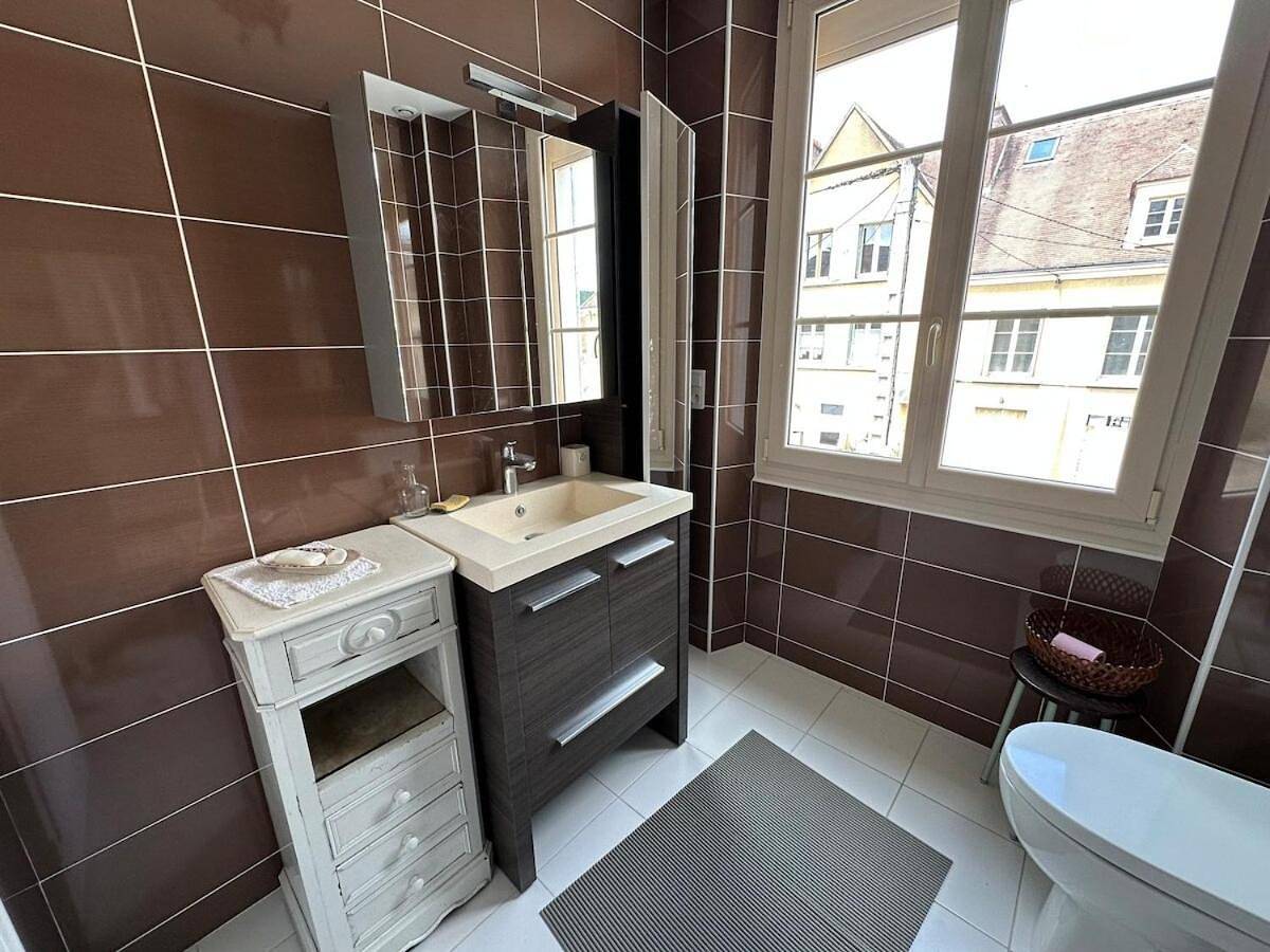 Three-Bedroom Apartment in Chablis, Région d'Auxerre