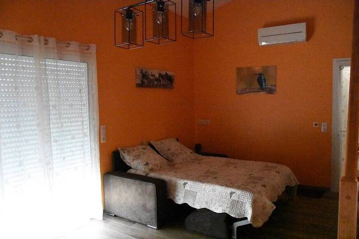 Location de vacances pour 4 personnes, avec jardin et piscine à Beauvoisin - 2