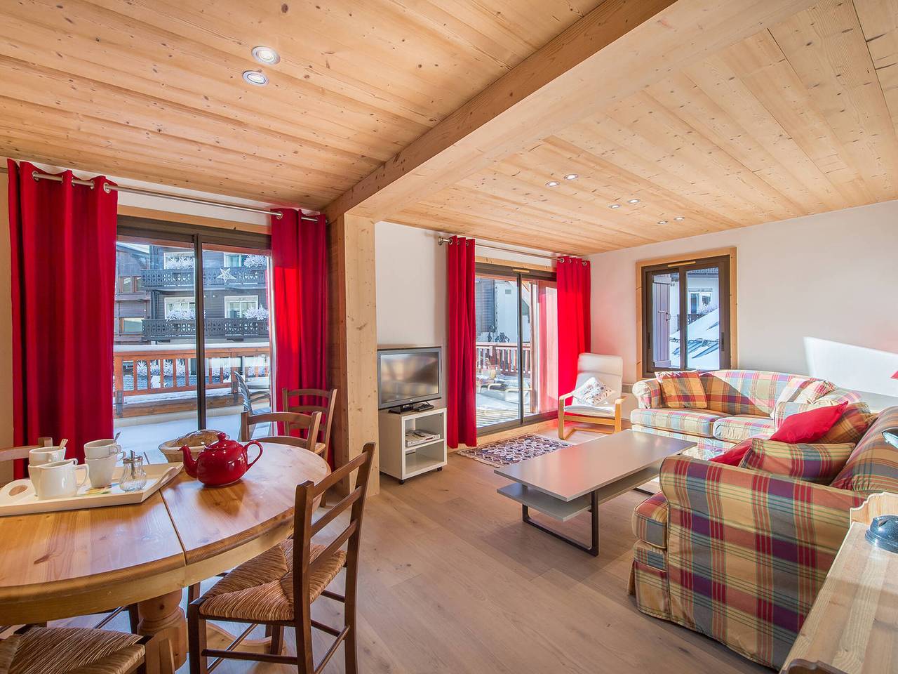 Entire apartment, 3-Bedroom Apartment with Terrace in Megève Center in Megève, Pays du Mont-Blanc