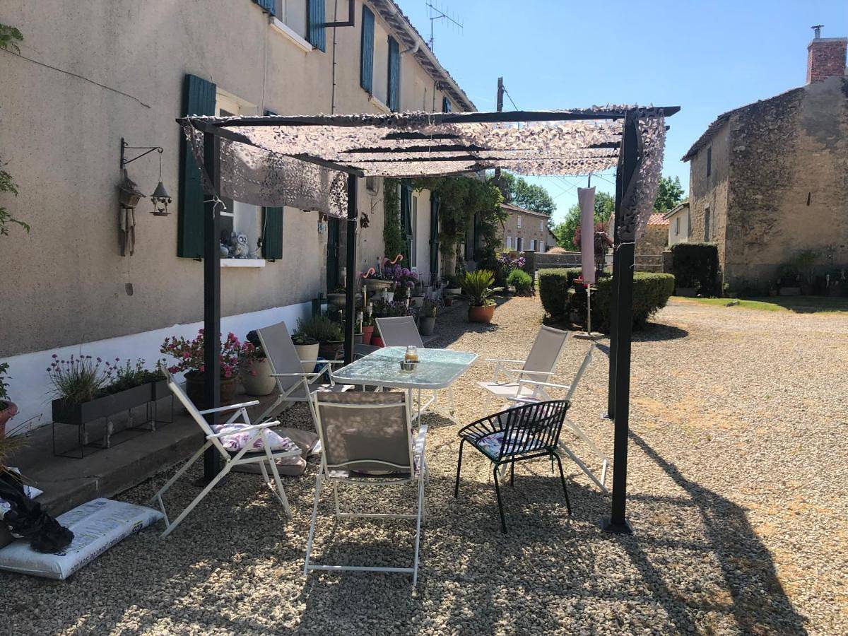Deluxe Double Room with Shower in Bressuire, Deux-Sèvres