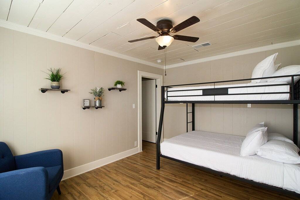 ✔ Spacious & Modern + Pool Table + Great Location in San Angelo, Tom Green County