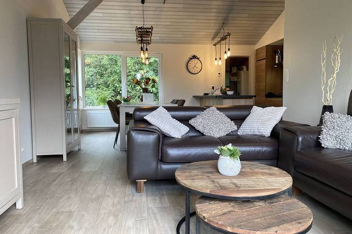 Chalet voor 8 personen, with sauna and tuin as well as terras - 1